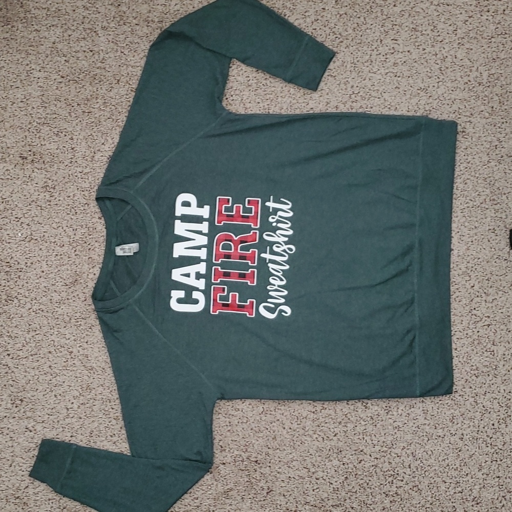NWOT Instant Message ' Camp Fire Sweatshirt '